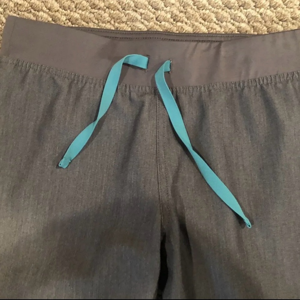 Figs graphite Livingston pants xs/p